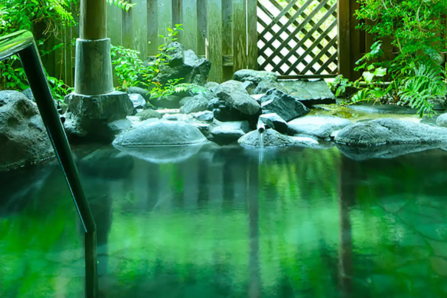 บ่อน้ำพุร้อนกลางแจ้ง