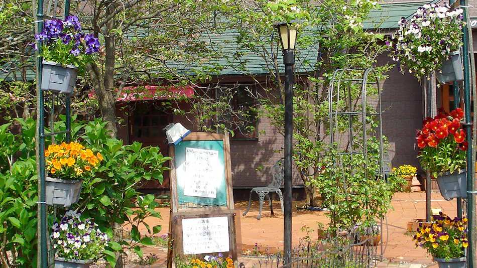 GUZU: A Lodge to Enjoy a French Dinner with Your Beloved Dog