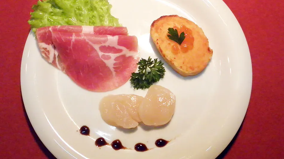 GUZU: A Lodge to Enjoy a French Dinner with Your Beloved Dog