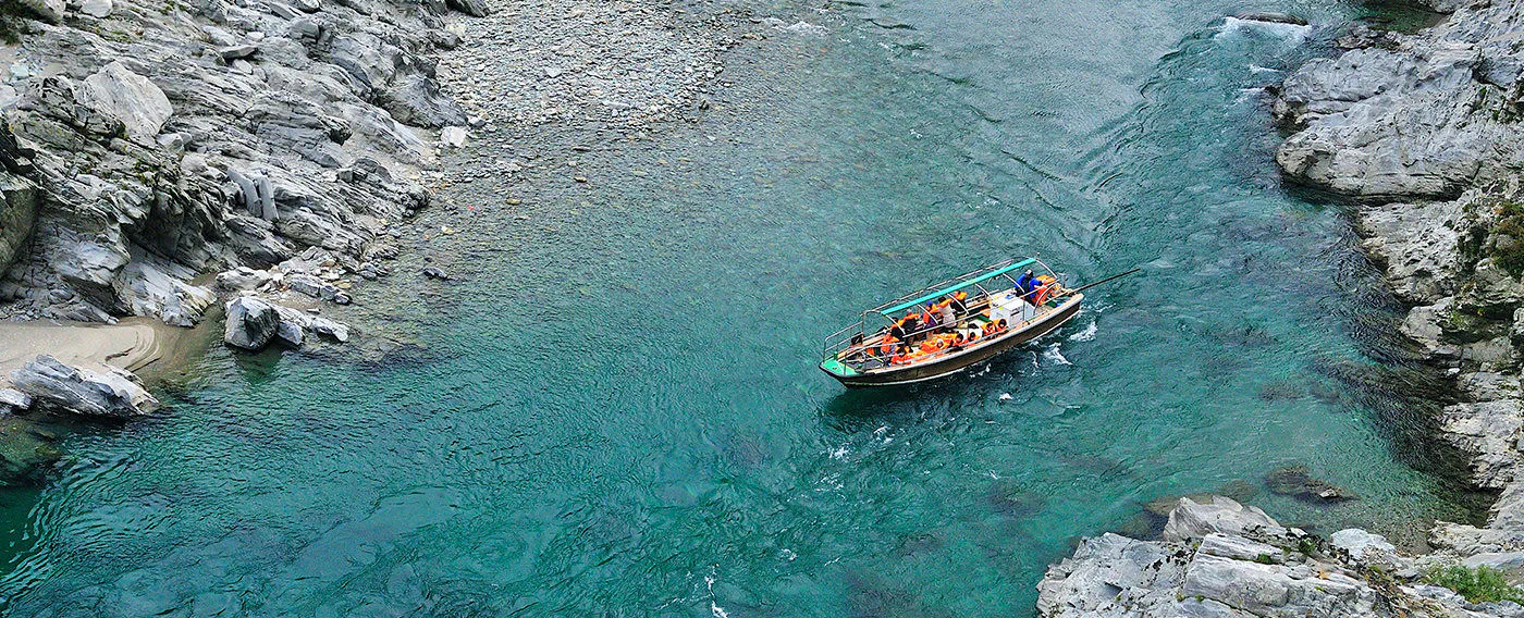 เรือท่องเที่ยวหุบเขาโอโบเค