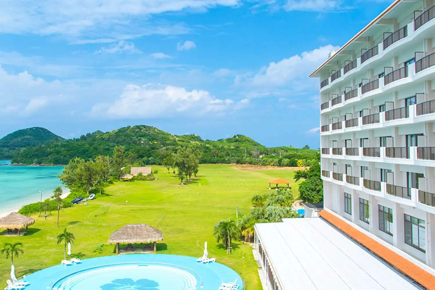 สระว่ายน้ำ