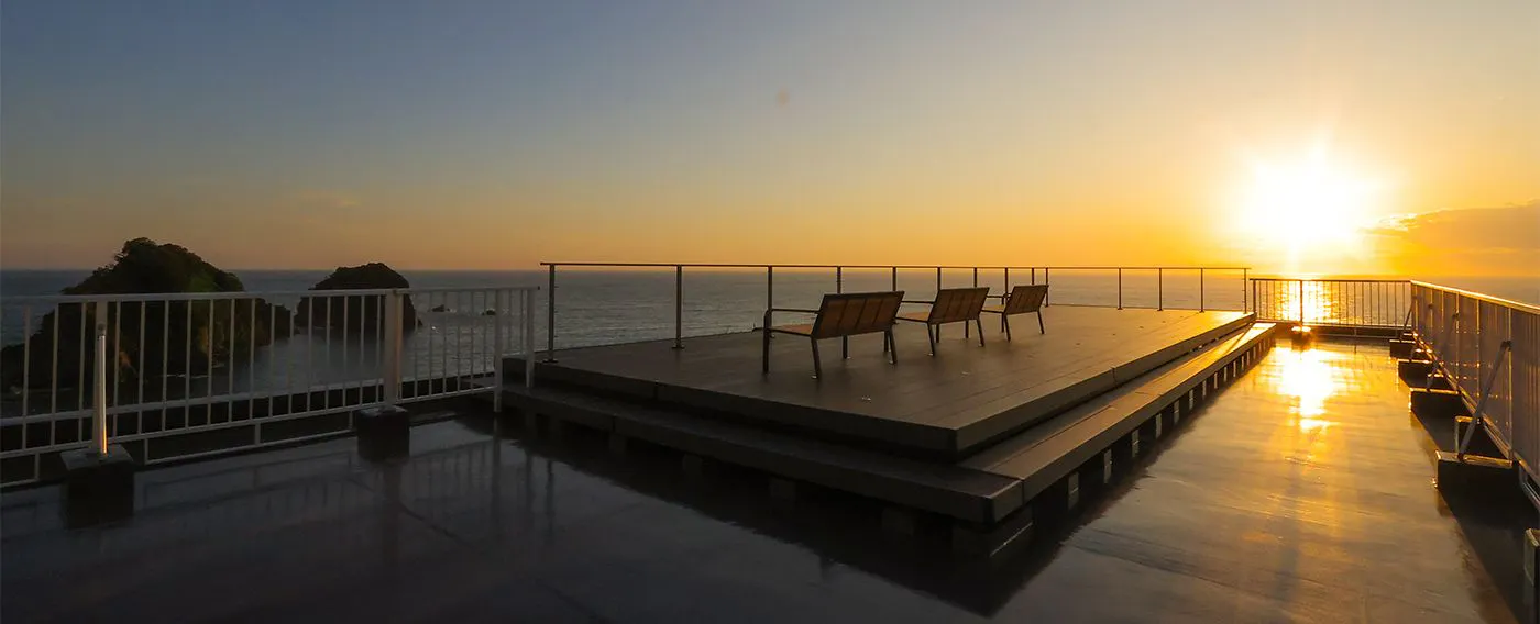 Rooftop Lounge 'Ten'en'