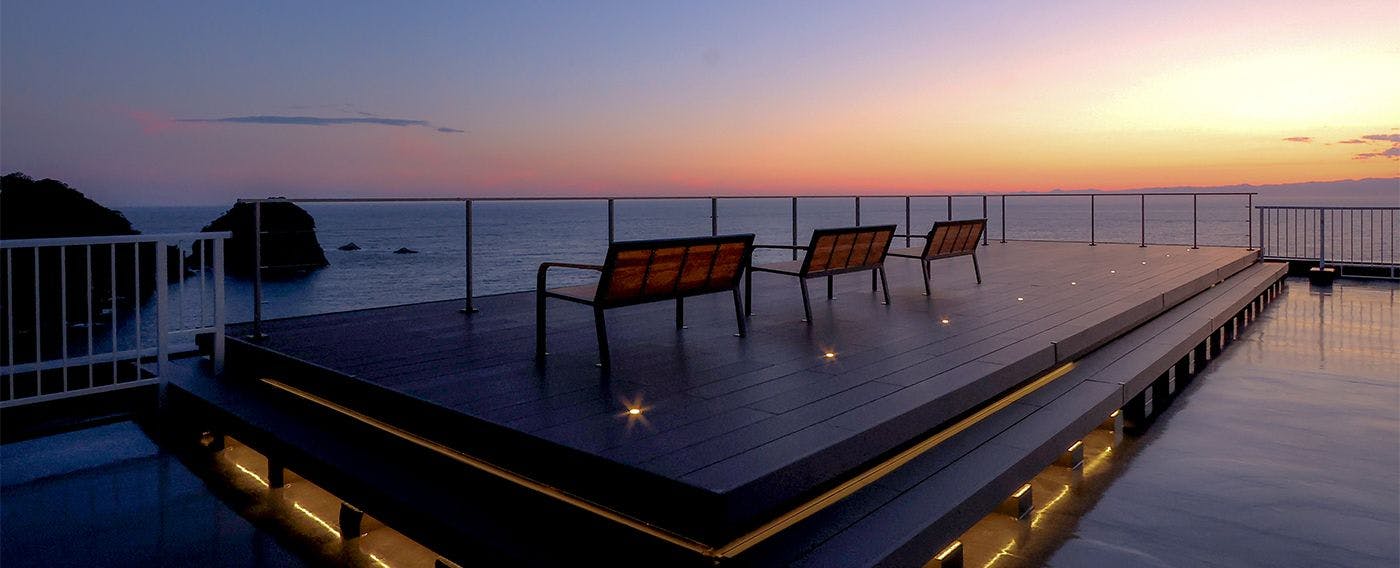 Rooftop Lounge 'Ten'en'