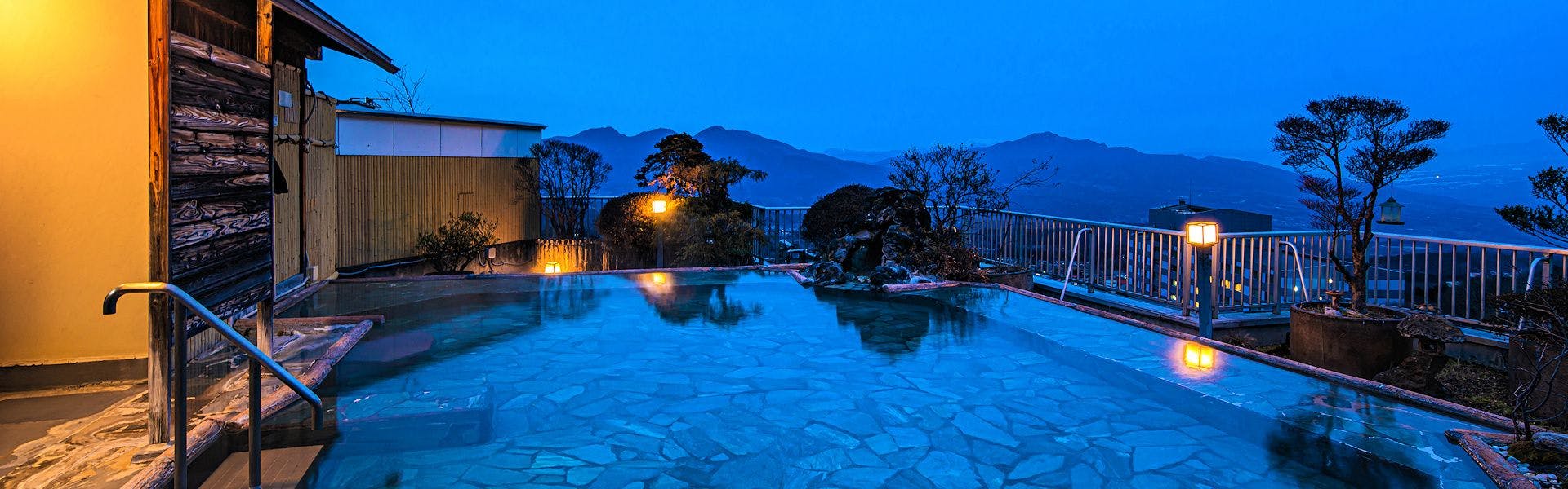 บ่อน้ำพุร้อนกลางแจ้ง