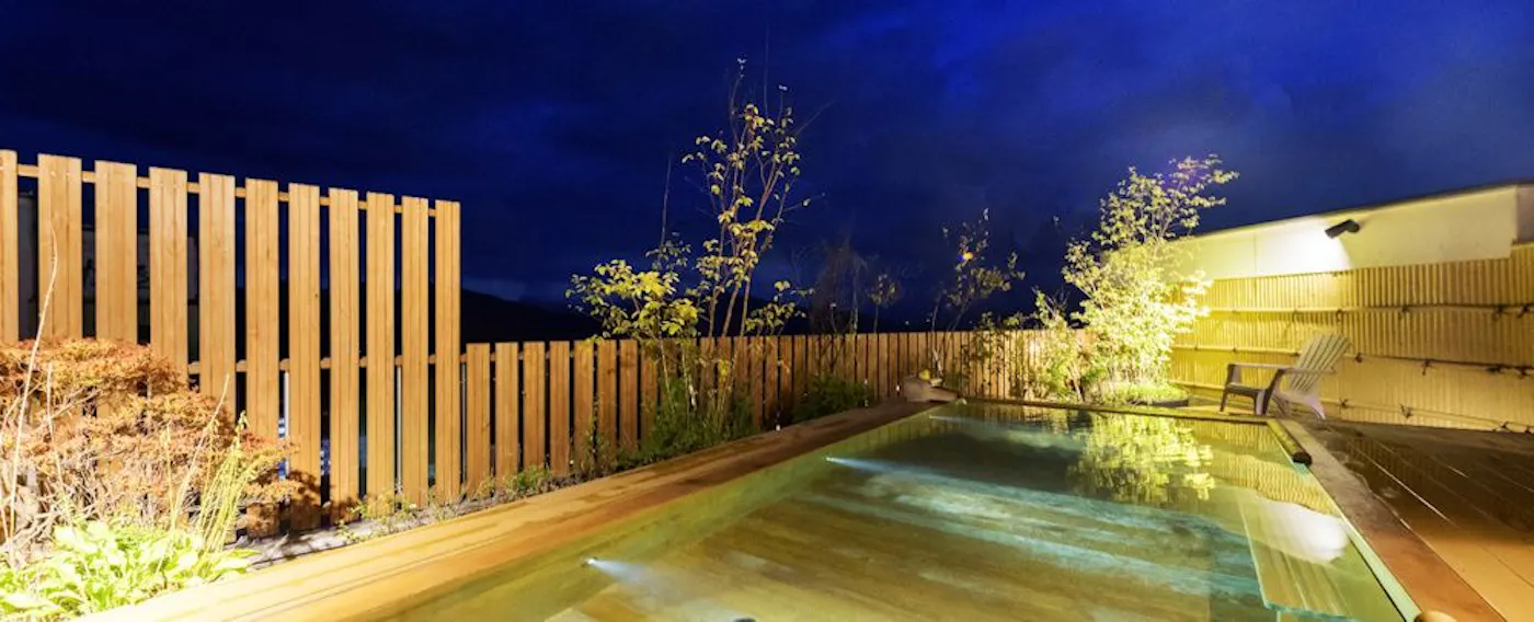 น้ำพุร้อนและอ่างอาบน้ำ