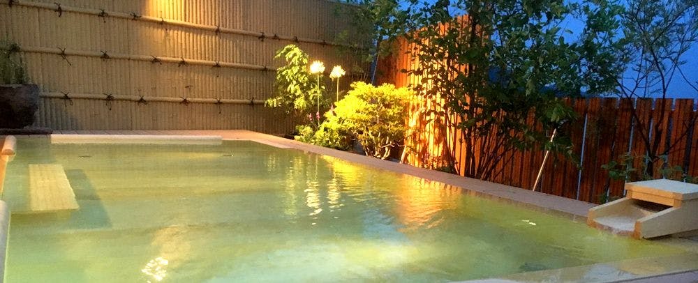 น้ำพุร้อนและอ่างอาบน้ำ