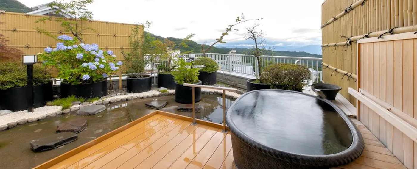 น้ำพุร้อนและอ่างอาบน้ำ