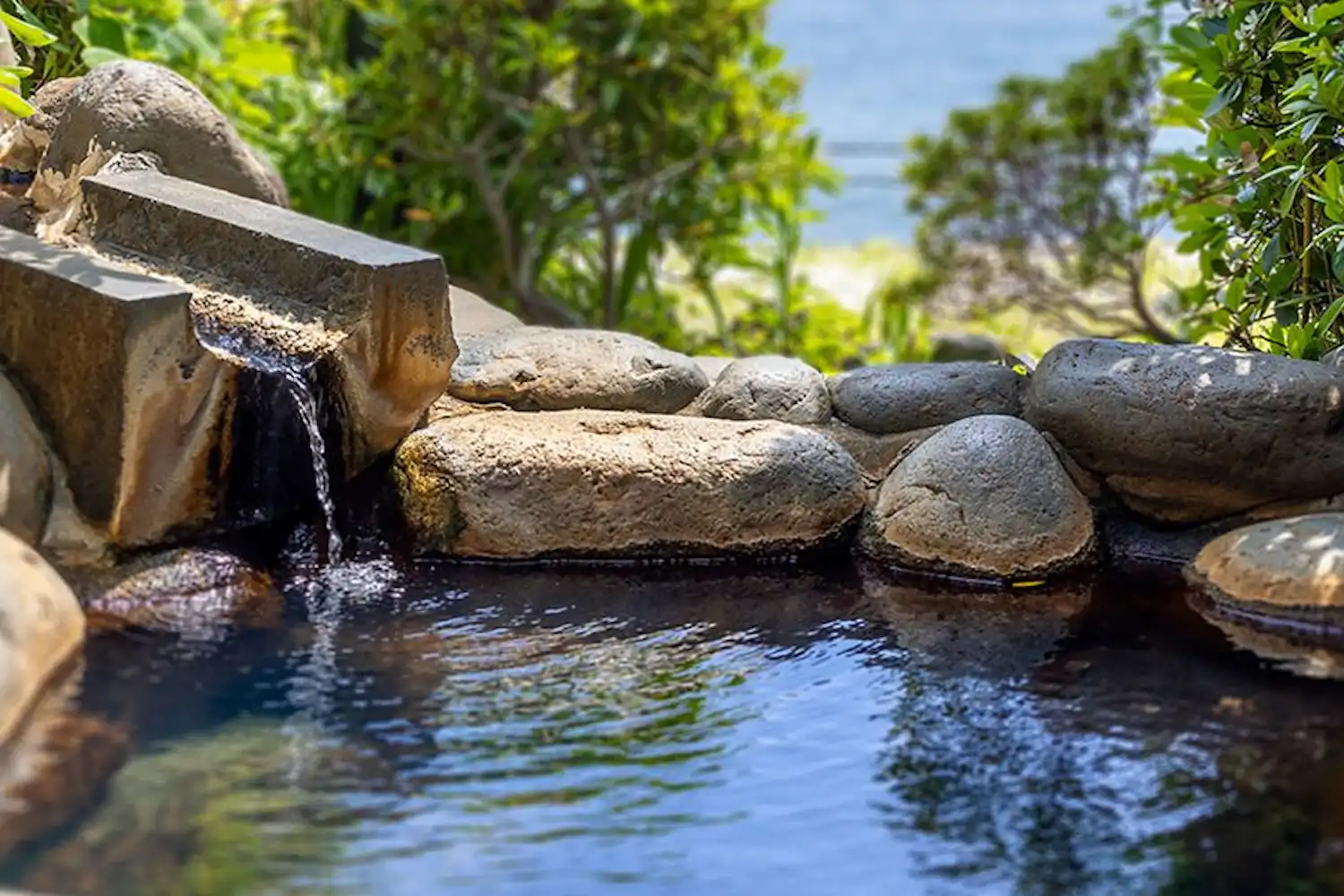 ออนเซ็นกลางแจ้ง