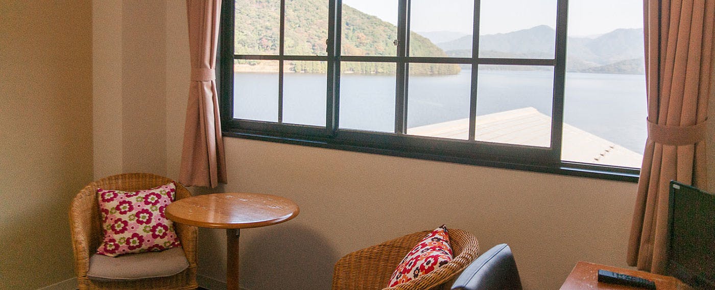 Lake Lodge Pamco