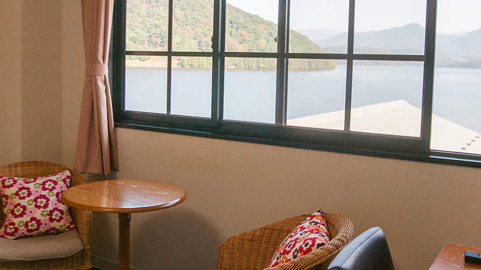Lake Lodge Pamco