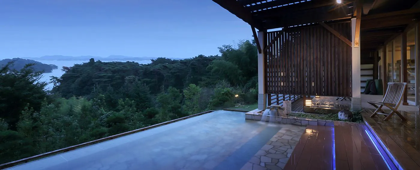 Kolam air panas terbuka