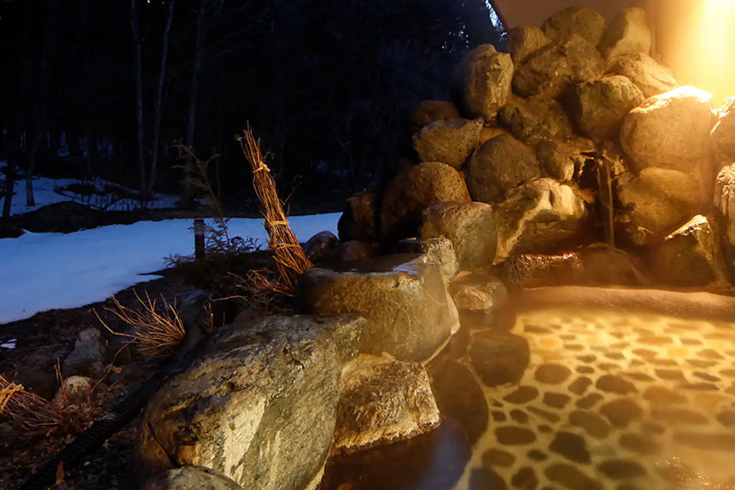 บ่อน้ำพุร้อนกลางแจ้ง