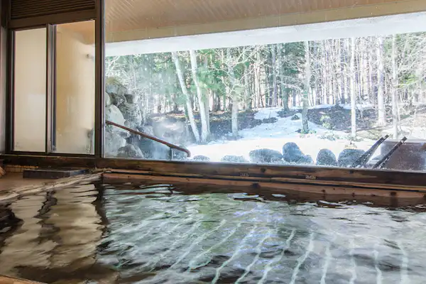 อ่างอาบน้ำในร่ม