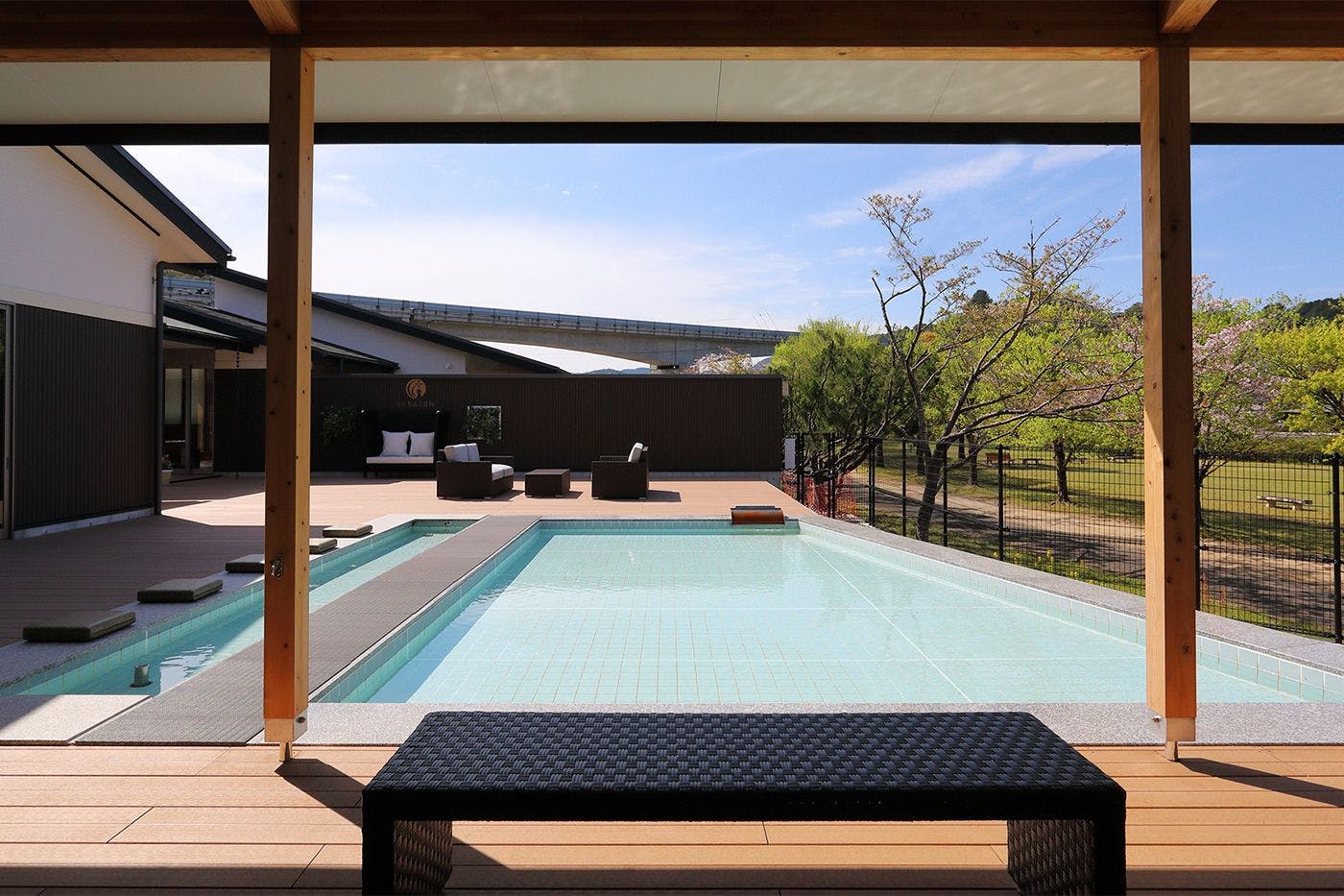 ワンちゃん温泉プール＆足湯