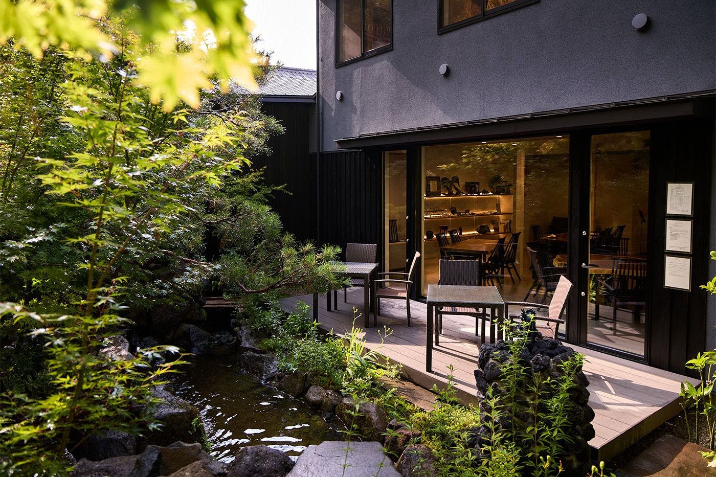 庭園風景を楽しめる空間