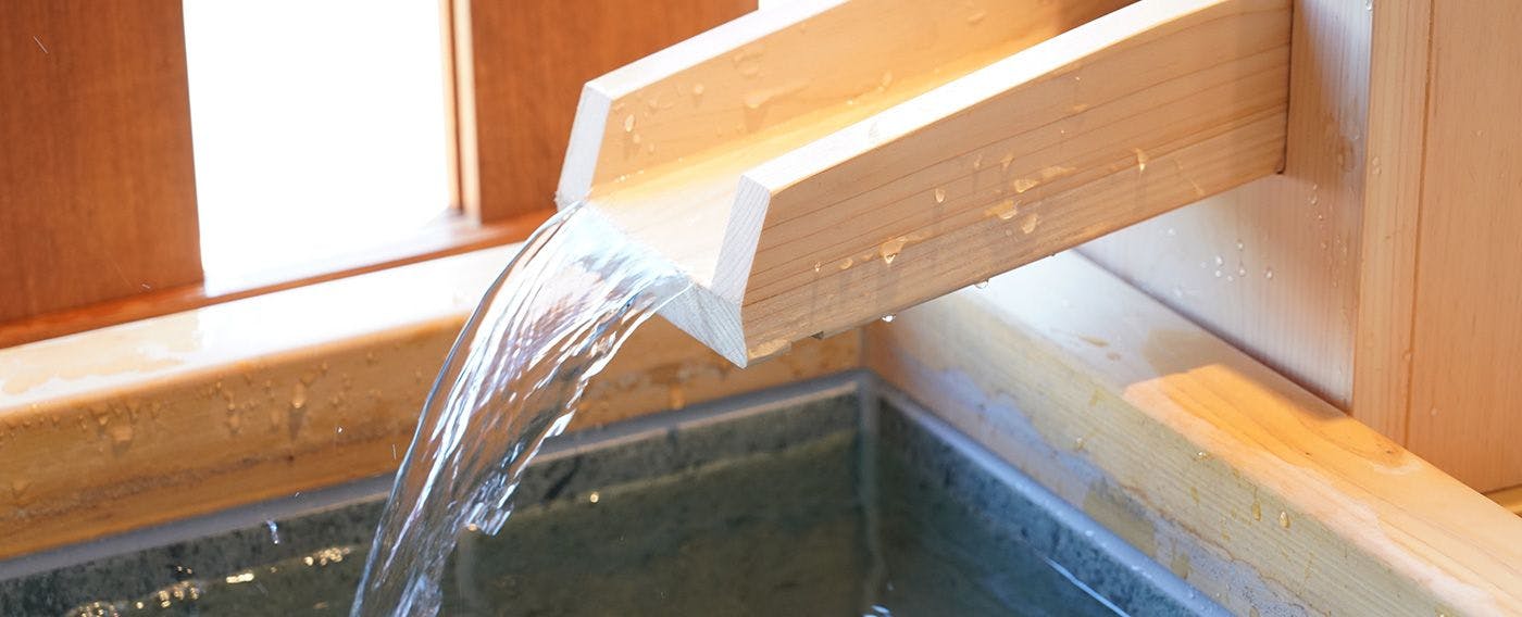 น้ำพุร้อนและอ่างอาบน้ำ