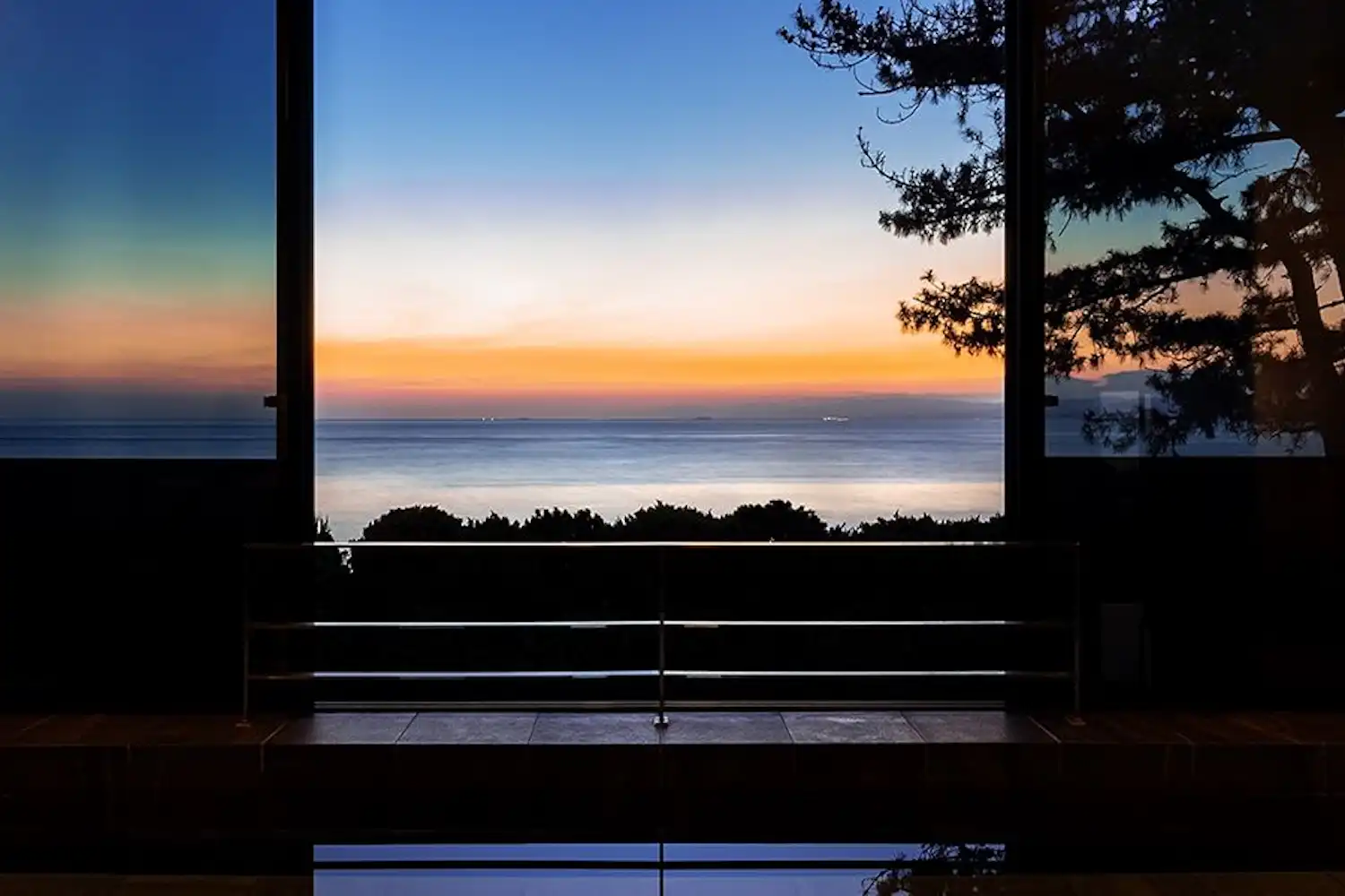 ห้องอาบน้ำสาธารณะพร้อมวิว