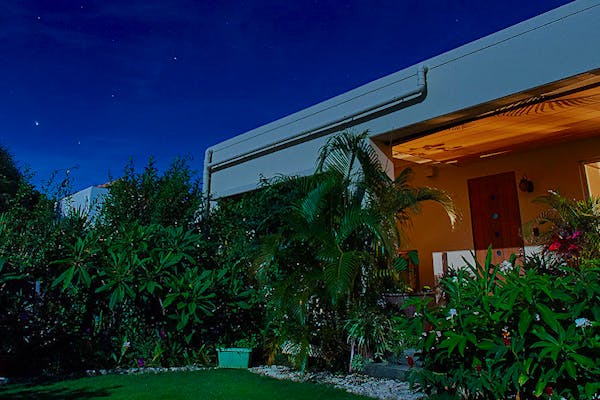 ラ カシータ古宇利の最安値が見つかる 10日間 空室カレンダー 一休 Com