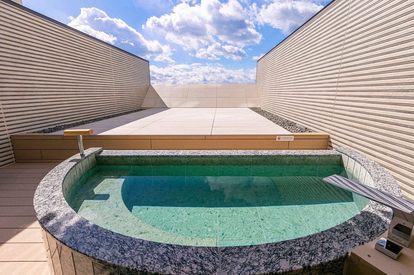 Hotel Meisanso: Inn of the Sea, Sky, and Wind