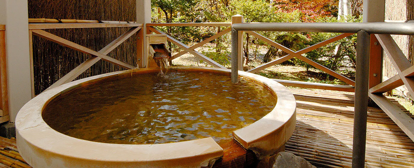 น้ำพุร้อนและอ่างอาบน้ำ