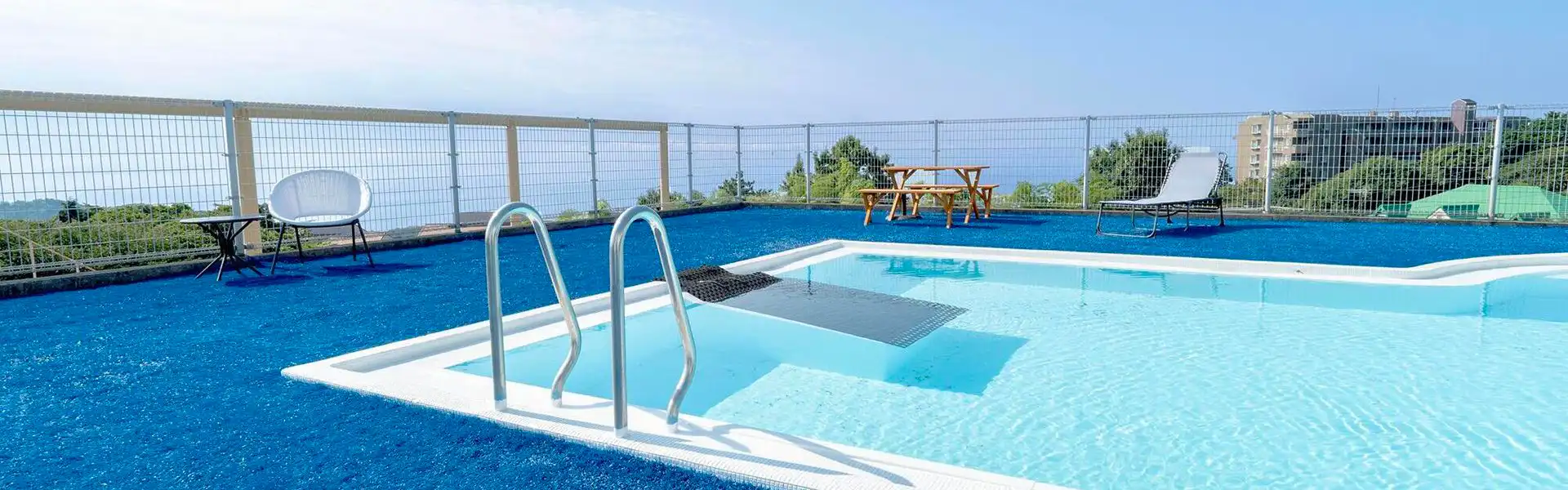 プール