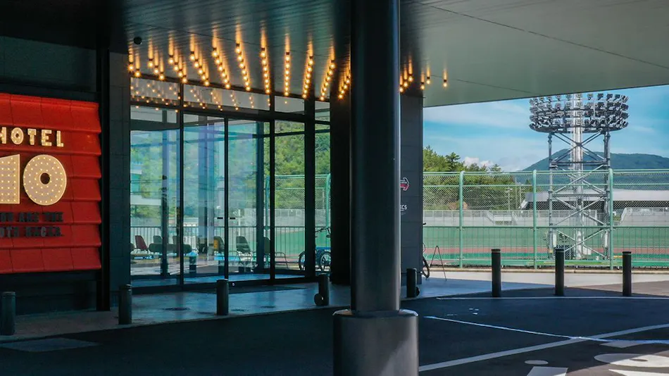 SETOUCHI KEIRIN HOTEL 10 by Onko Chishin