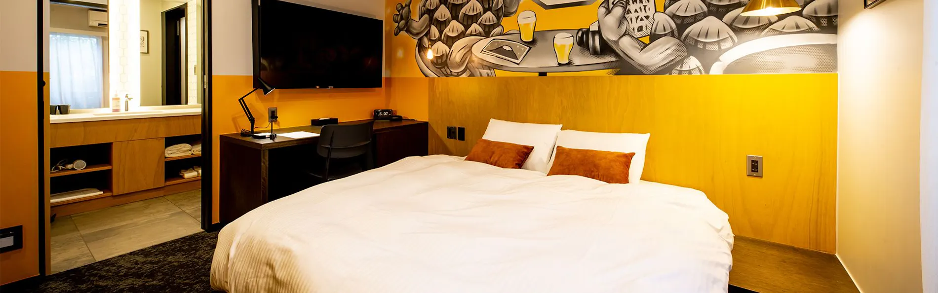 The Villa & Barrel Lounge