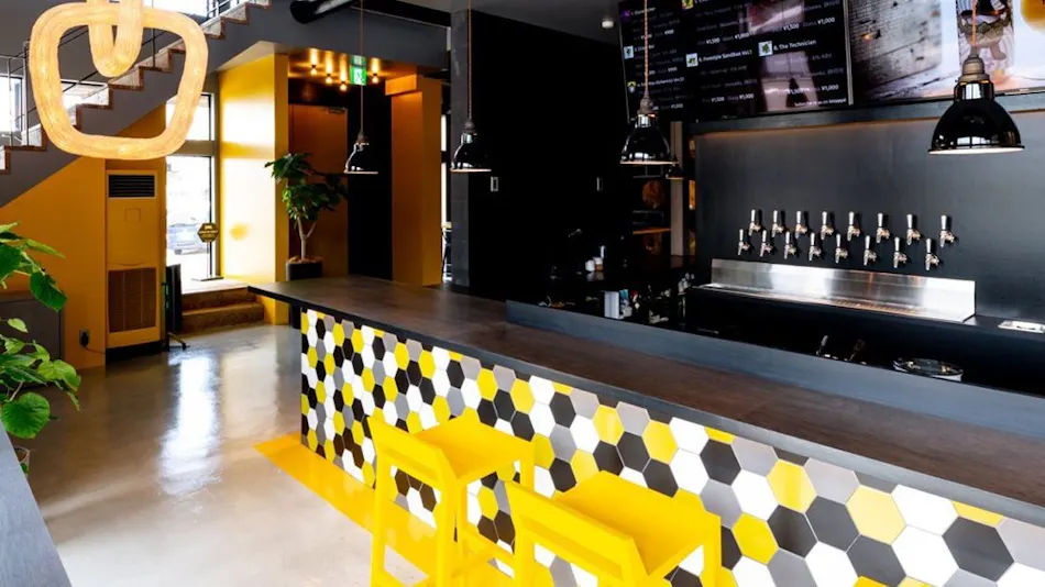 The Villa & Barrel Lounge