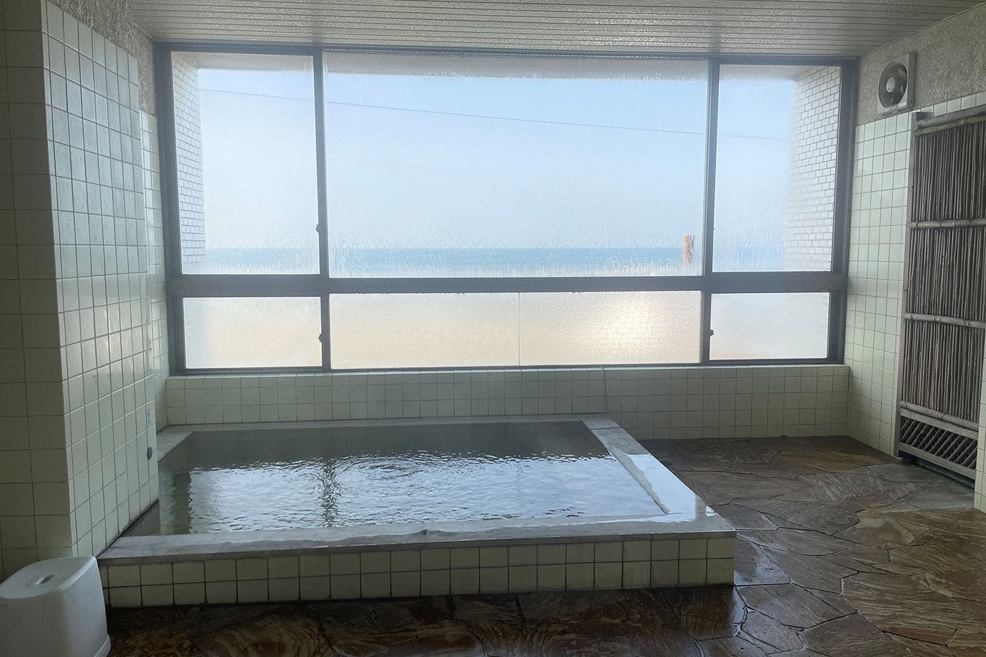 海辺の料理小宿はつしろ