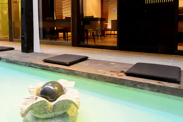 คาเฟ่แช่เท้าในบ่อน้ำพุร้อน