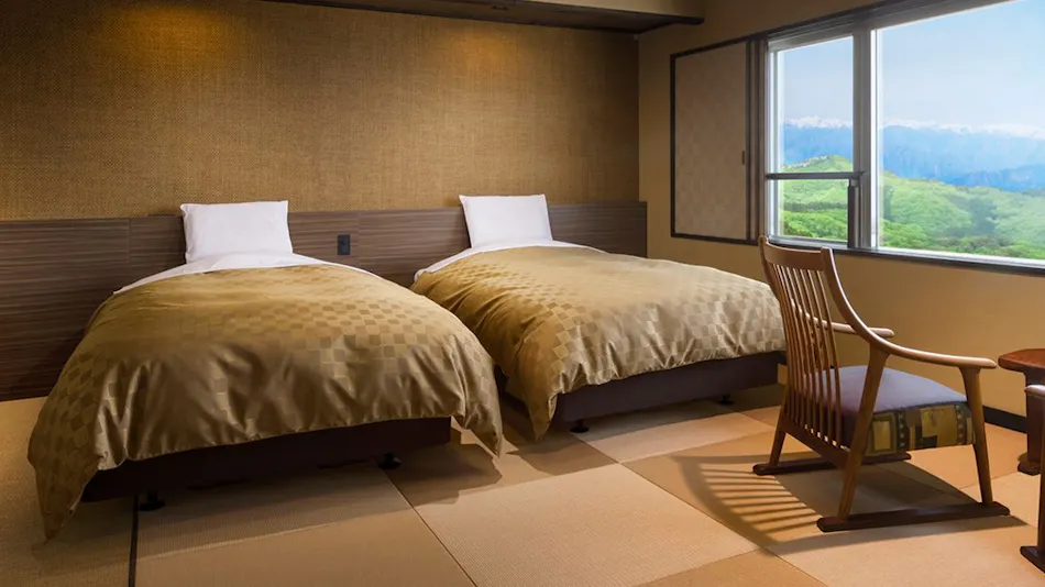 Kishigon Ryokan ~ Adjacent to Stone Steps Street, Rare Hot Spring "Golden Water" Inn ~