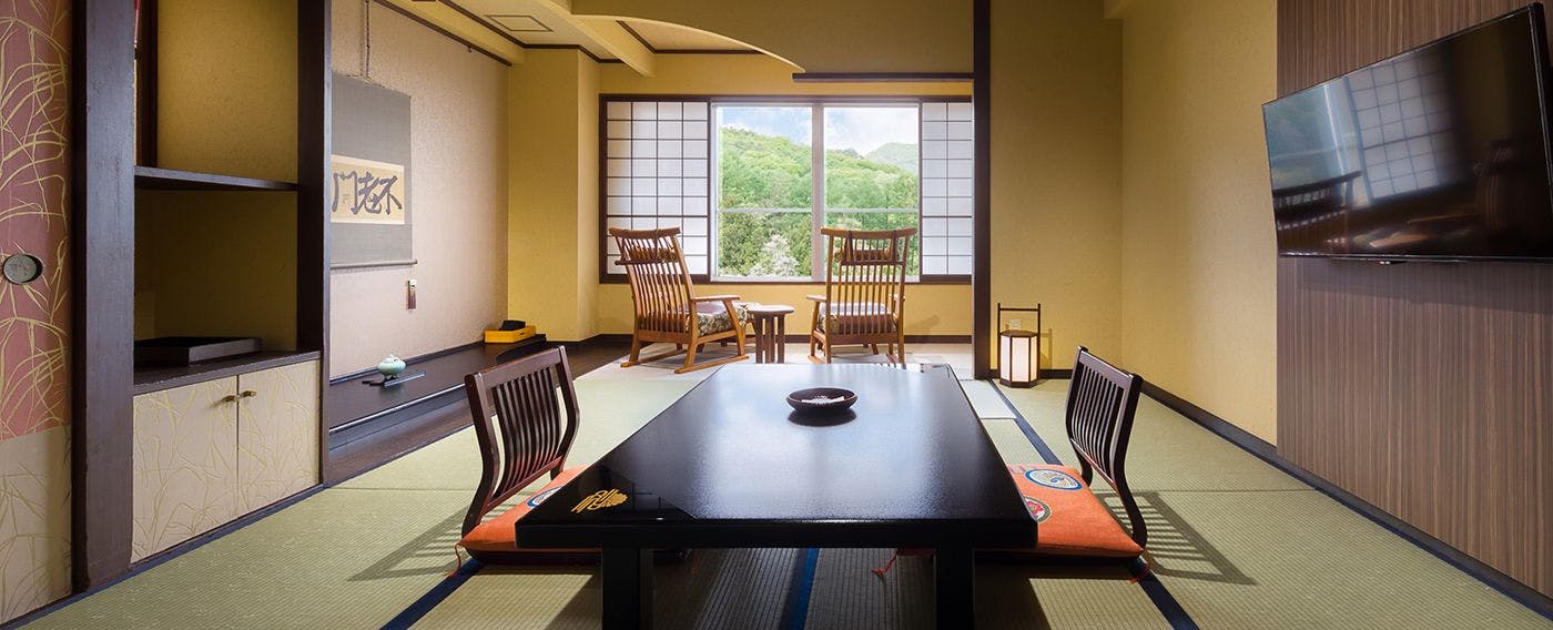 Kishigon Ryokan ~ Adjacent to Stone Steps Street, Rare Hot Spring "Golden Water" Inn ~