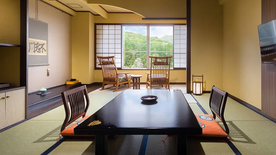 Kishigon Ryokan ~ Adjacent to Stone Steps Street, Rare Hot Spring "Golden Water" Inn ~