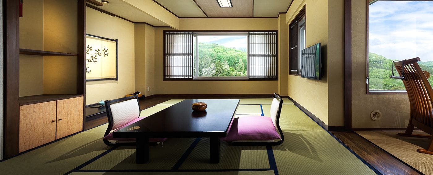 Kishigon Ryokan ~ Adjacent to Stone Steps Street, Rare Hot Spring "Golden Water" Inn ~