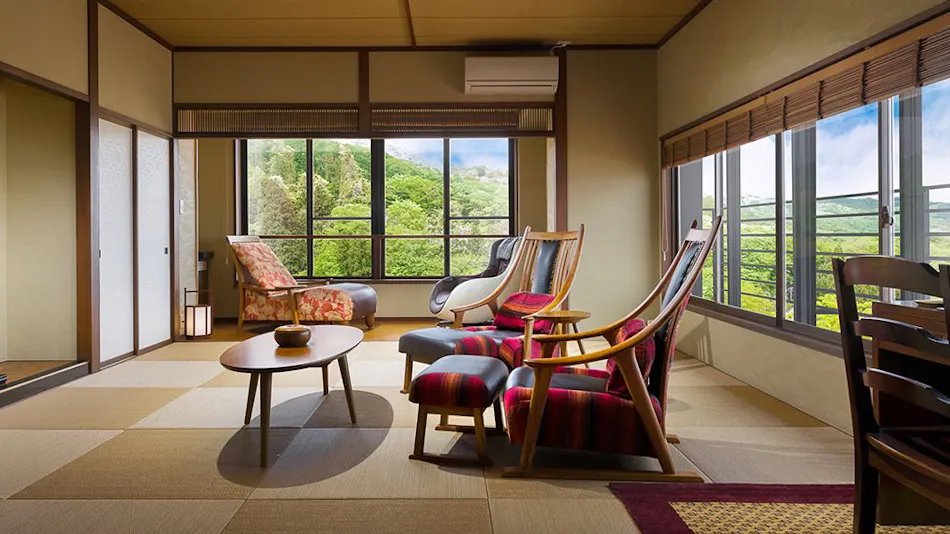 Kishigon Ryokan ~ Adjacent to Stone Steps Street, Rare Hot Spring "Golden Water" Inn ~