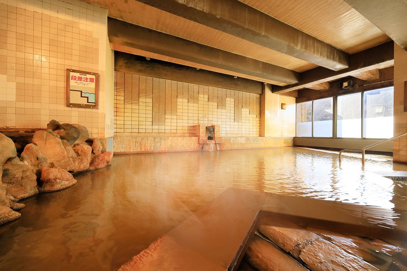 岸権旅館 ～ 石段街隣接 希少源泉「黄金の湯」の宿 ～