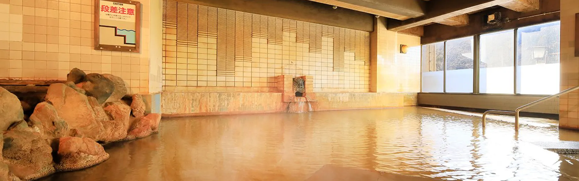 岸権旅館 ~ 石段街隣接 希少源泉「黄金の湯」の宿 ~
