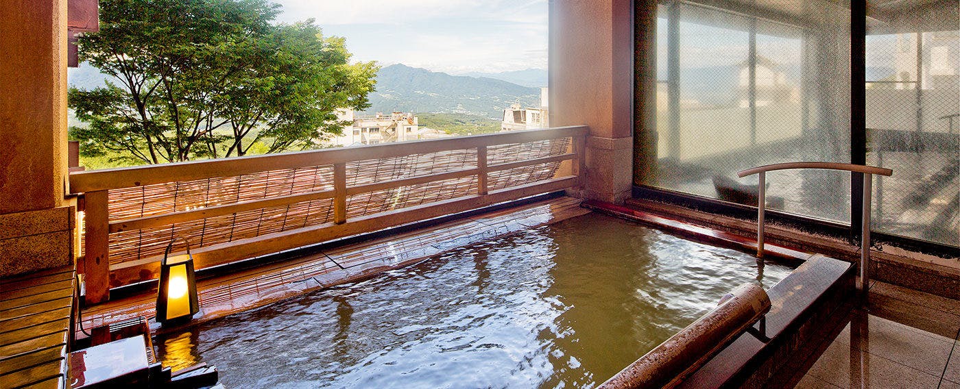 岸権旅館 ～ 石段街隣接 希少源泉「黄金の湯」の宿 ～