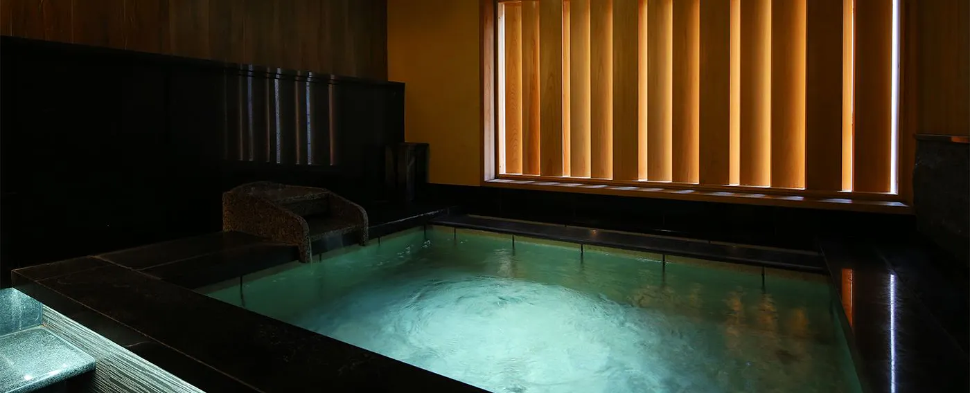 น้ำพุร้อนและอ่างอาบน้ำ