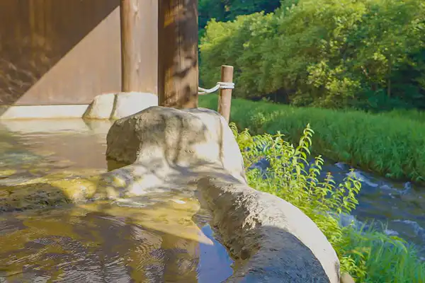 น้ำพุร้อนคัตสึระ