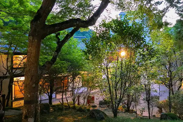 ข้ามสะพาน