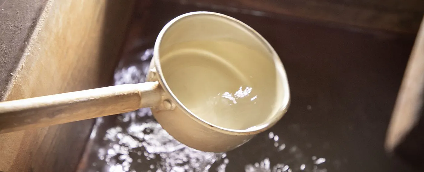 ดื่มน้ำแร่