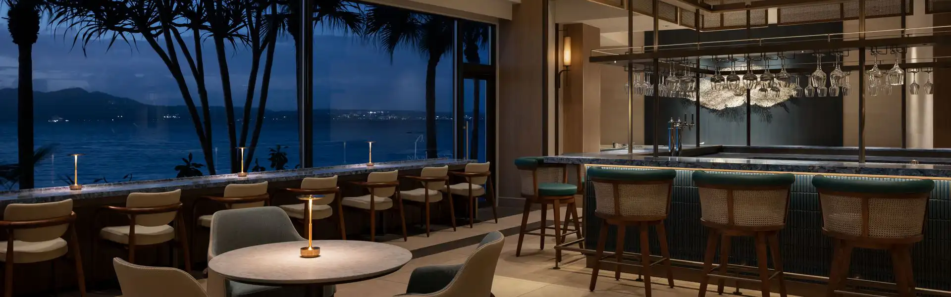 THE LOUNGE