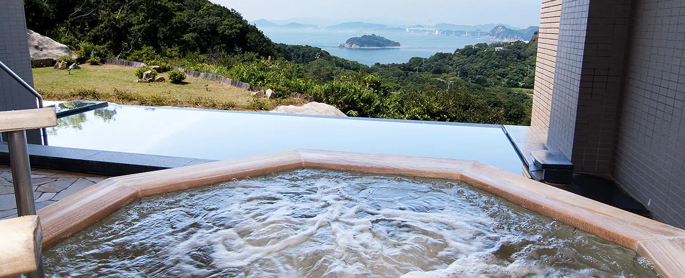 Mata air panas dan mandi