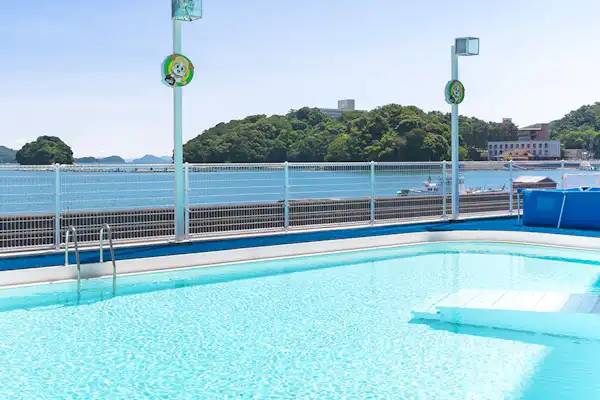 สระว่ายน้ำ