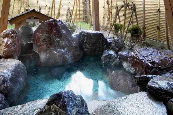 บ่อน้ำพุร้อนกลางแจ้ง