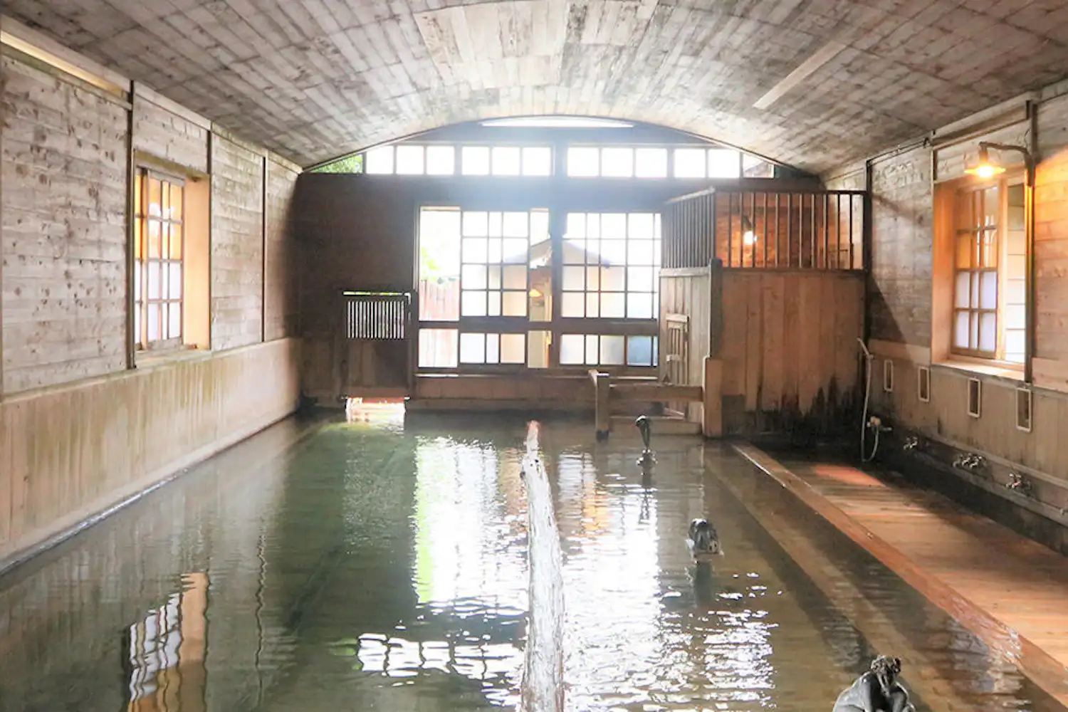 ห้องอาบน้ำสาธารณะ