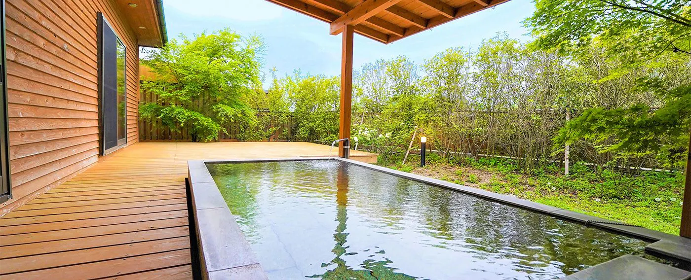 源泉かけ流し露天風呂付き離れ客室