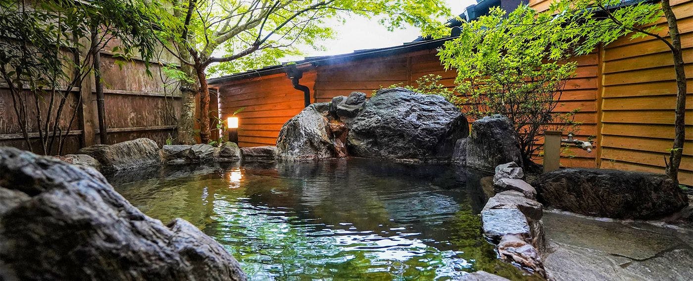 源泉かけ流し露天風呂付き離れ客室