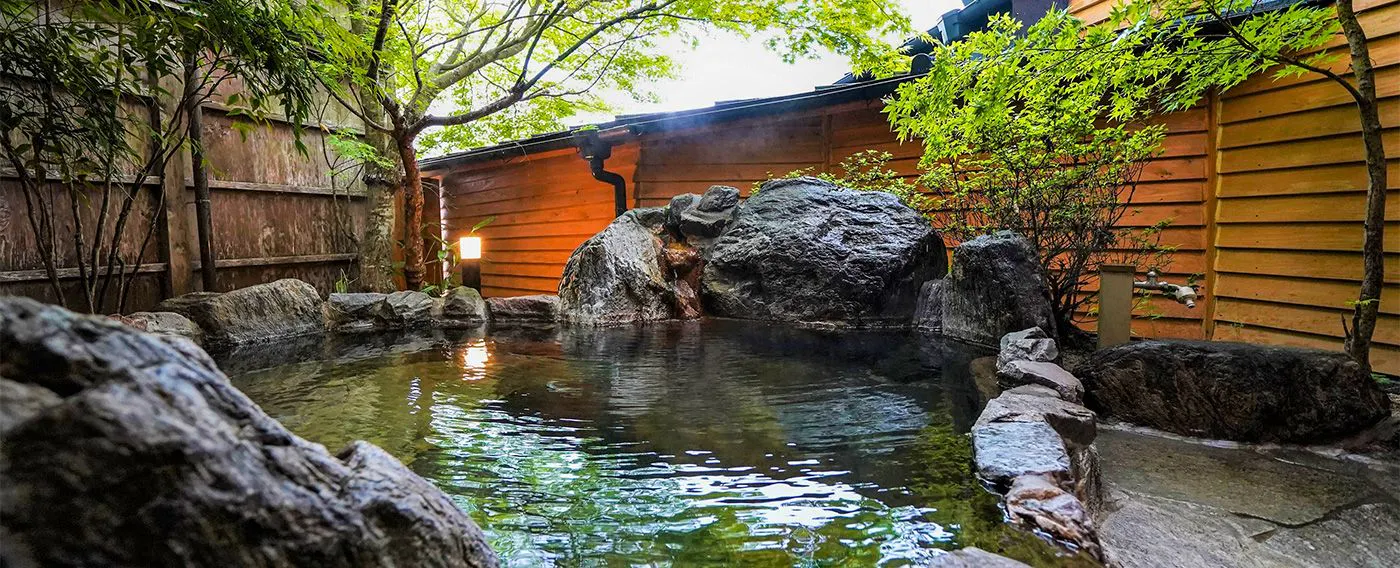 源泉かけ流し露天風呂付き離れ客室